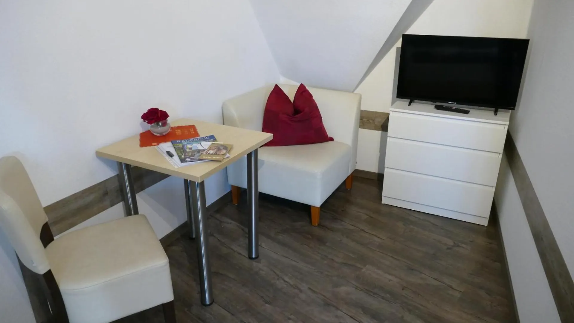 Apartment Ferienwohnung im Bürgergarten Radebeul